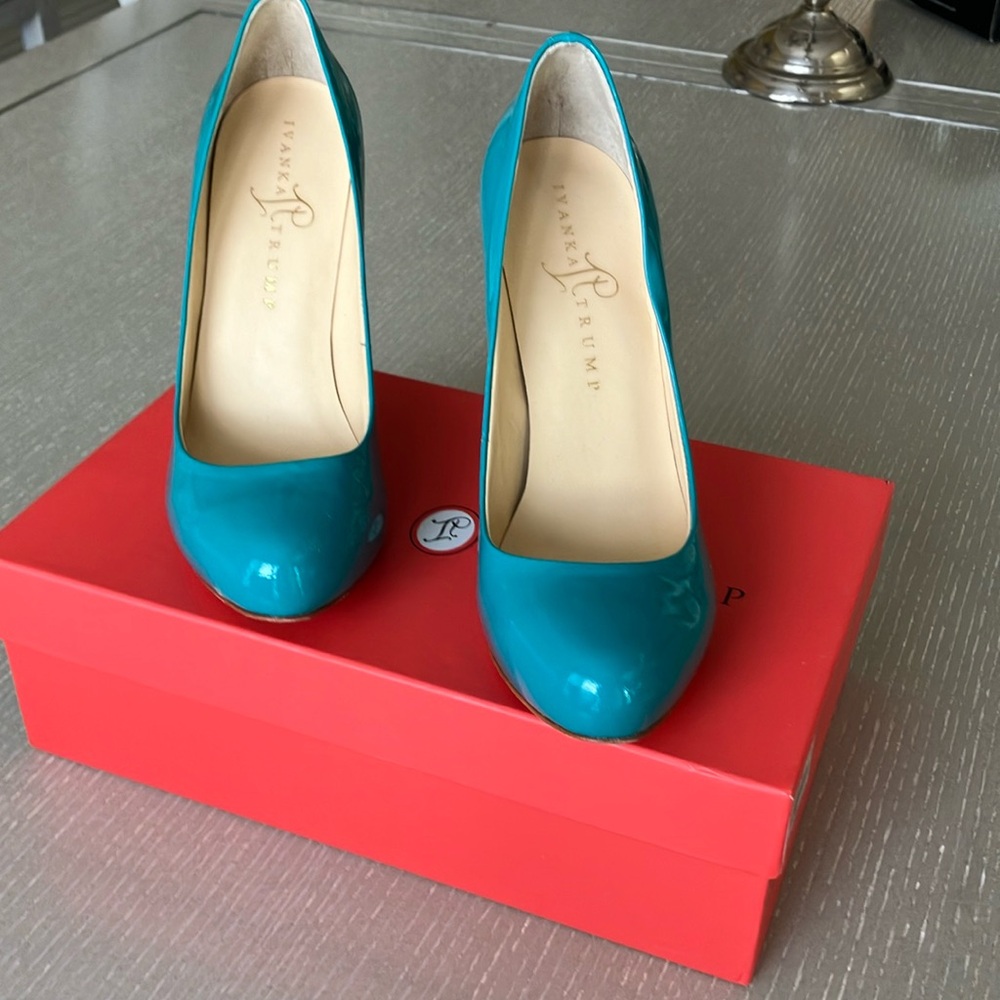 Beautiful open toe light blue Ivanka Trump heels. Great condition.